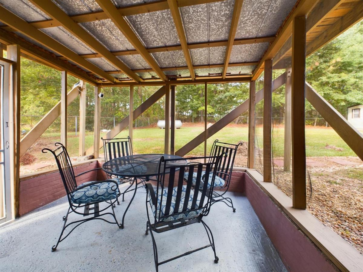 Pine Forest Zen Cottage - 10 Min To Fort Bragg Fayetteville Exterior photo